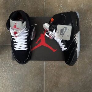 Jordan 5 metallic